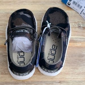 *NIB* Wally Linen Camo Hey Dude